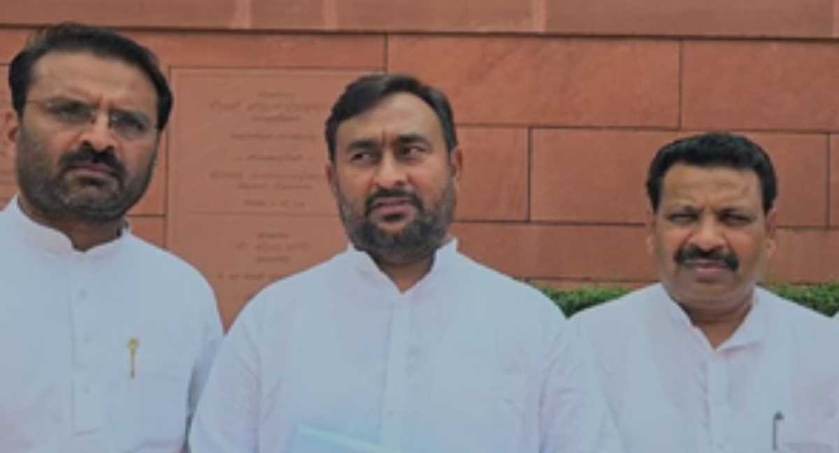 एससी/एसटी क्रीमीलेयर पर सुप्रीम कोर्ट के फैसले को लेकर सांसद भोला यादव ने की पीएम मोदी से मुलाकात एससी/एसटी क्रीमीलेयर पर सुप्रीम कोर्ट के फैसले को लेकर सांसद भोला यादव ने की पीएम मोदी से मुलाकात